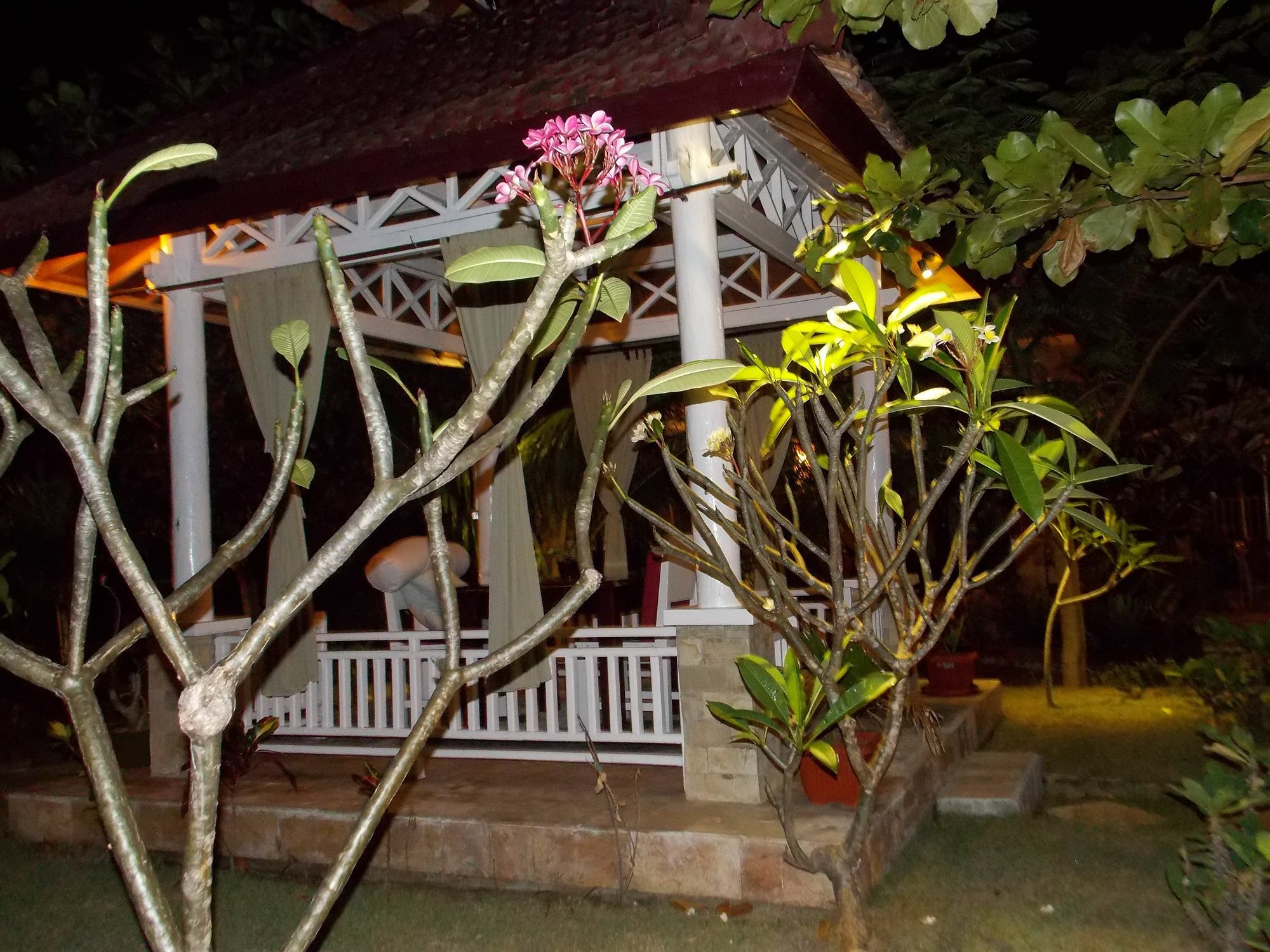 Tropical Hideaways Resort Gili Meno Luaran gambar
